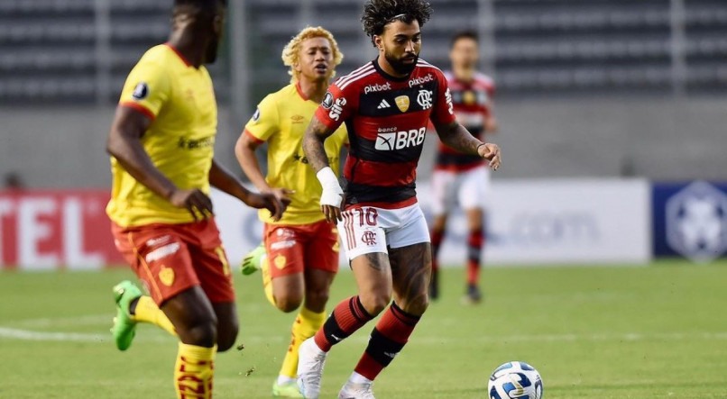 Flamengo estreou na Libertadores 2023 com derrota de 2 a 1 contra o Aucas.