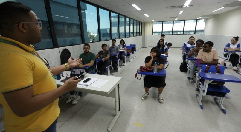 Na sala de aula: o desafio do diálogo