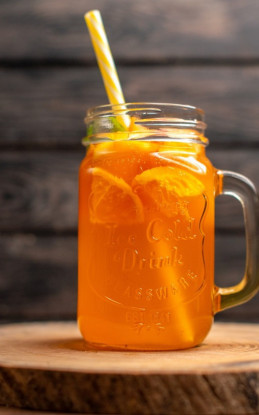 A melhor hora para tomar suco de laranja: saiba os benefícios da bebida e como consumir