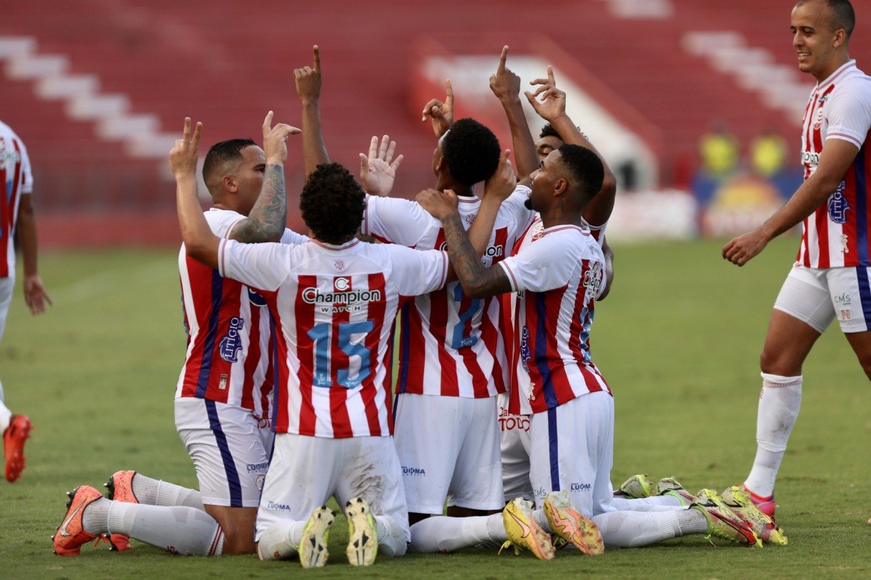 Timbu venceu duas partidas desde a chegada do novo técnico