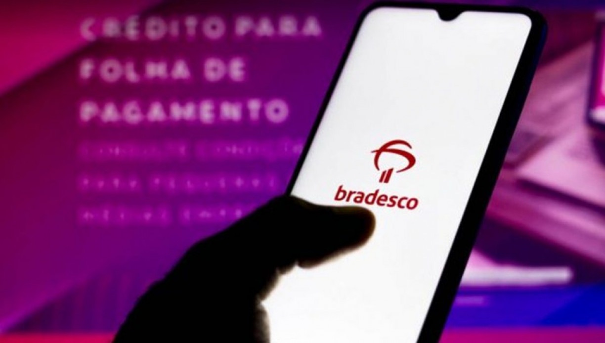 Clientes do Bradesco reclamam que o aplicativo do banco est&aacute; fora do ar nesta sexta-feira (05).