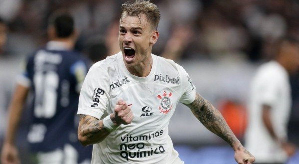 Roger Guedes deve ser t&iacute;tular no confronto diante do Universitario hoje (18)