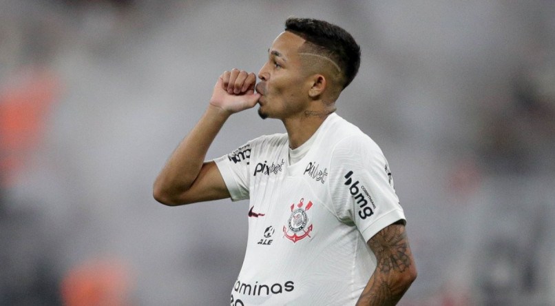 Adson é jogador do Corinthians