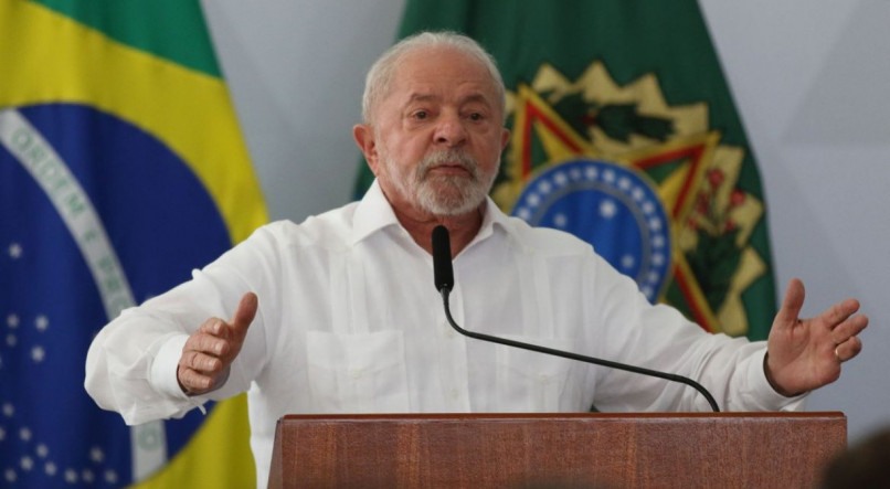 O presidente Luiz Inácio Lula da Silva disse na última terça-feira (25) que deve operar a cabeça do fêmur em outubro.