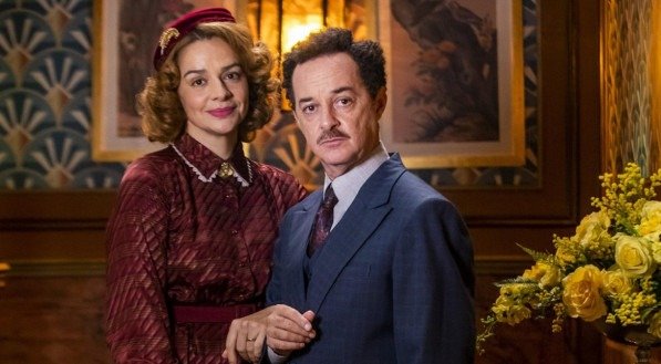 Marcelino é hostil com Gilda, que comenta a situação com Lucília