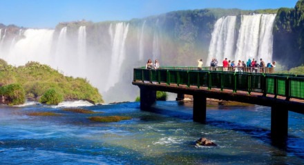 A Cataratas do Iguaçu, um dos destinos em promoção,  atraem todos os anos milhares de turistas