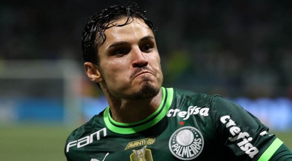 Raphael Veiga integrou o time titular do Palmeiras diante do Deportivo Pereira pela Libertadores