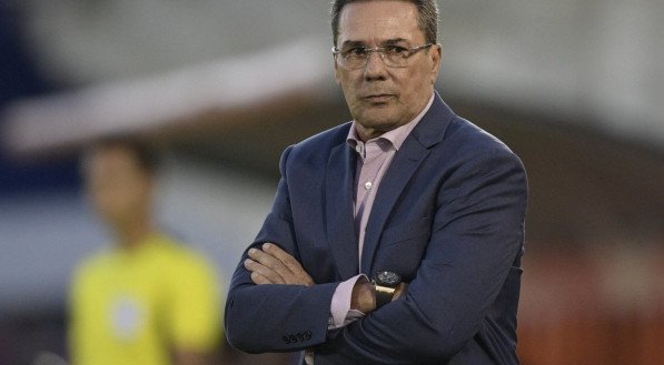 A sa&iacute;da de Luxemburgo do Corinthians foi especulada ap&oacute;s nova derrota