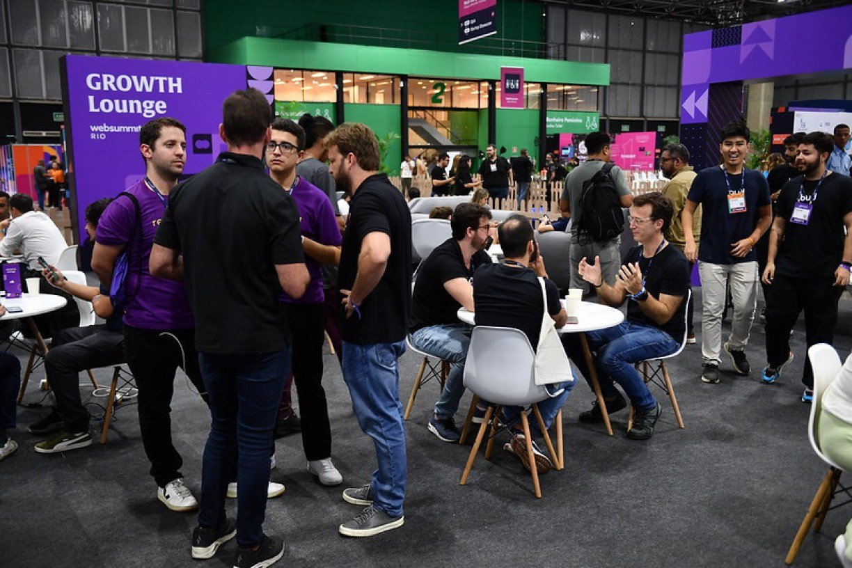 Lounge de startups na Web Summit Rio. A área Growth era destinada a empresas que já estão em fase de expansão Sam Barnes / Web Summit Rio / Sportsfile