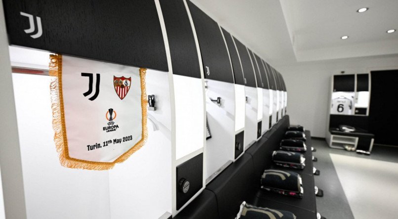 Vestiário de Juventus x Sevilla. pelas semifinais da Europa League 2023