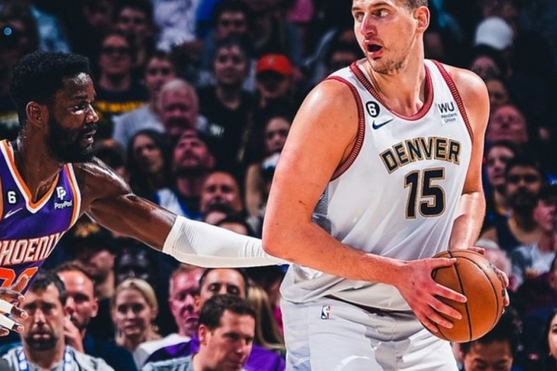 Imagem de Nikola Jokic, principal jogador do Denver Nuggets