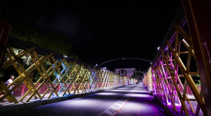 Ponte metálica, presente dos ingleses, no centro do Recife