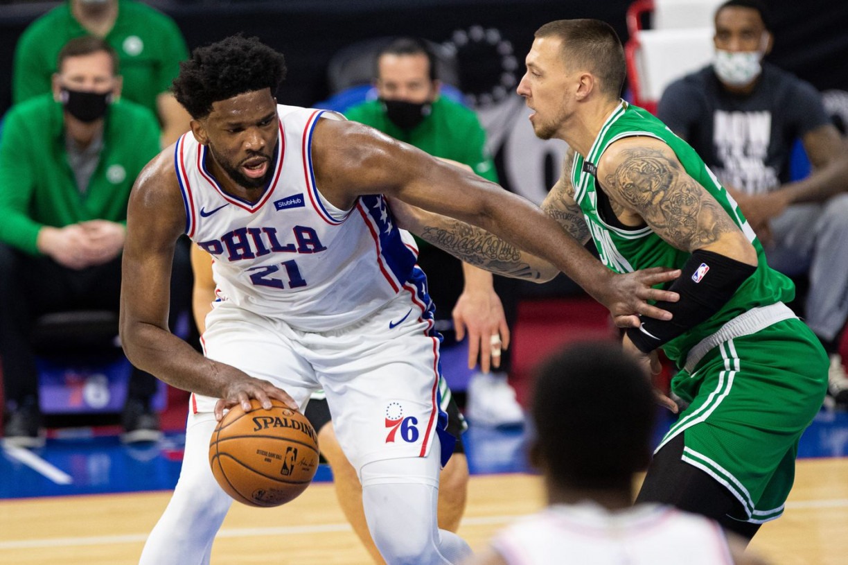 O Boston Celtics venceu seu primeiro jogo da pr&eacute;-temporada da NBA sobre o Philadelphia 76ers por 114 x 106. As duas equipes jogam novamente nesta quarta (11)