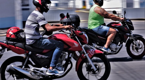 N&uacute;meros do SAMU Recife mostram que nos sete primeiros meses de 2023 foram registrados 706 atendimentos de v&iacute;timas de quedas e colis&otilde;es com motocicletas a mais na capital do que no mesmo per&iacute;odo de 2022
