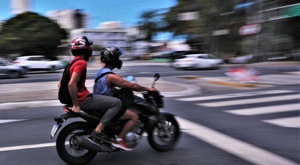 VELOCIDADE: motoqueiros são os que mais excedem a VELOCIDADE nas ruas