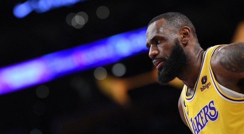 LeBron James &eacute; estrela do Lakers