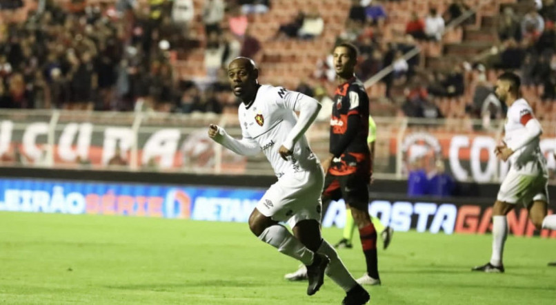 Vagner Love fez o gol do Sport no empate com o Ituano pela Série B