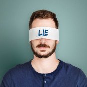 5 sinais que estão mentindo para você e você nem percebe