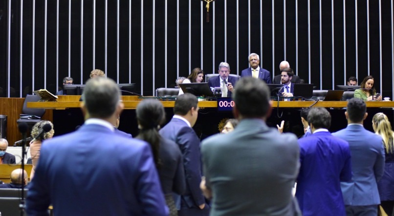 Deputados mandam recados em cima de recados ao governo Lula nas votações no Plenário