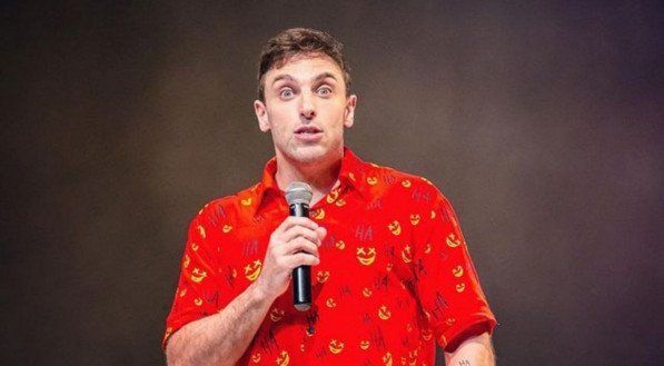 Léo Lins durante stand up