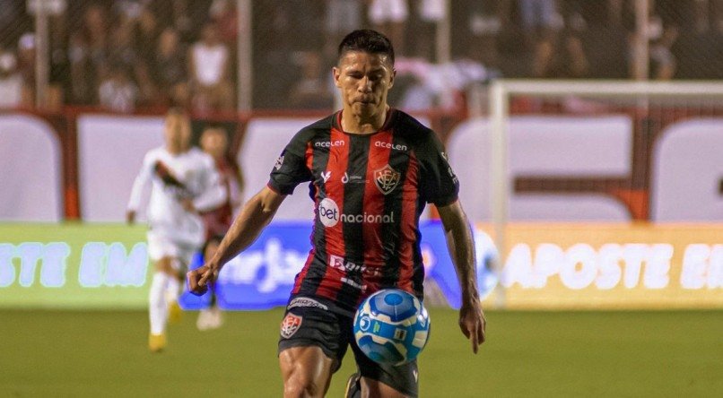 Em caso de Vit&oacute;ria sobre a Chapecoense, rubro-negro baiano termina a rodada como l&iacute;der da S&eacute;rie B