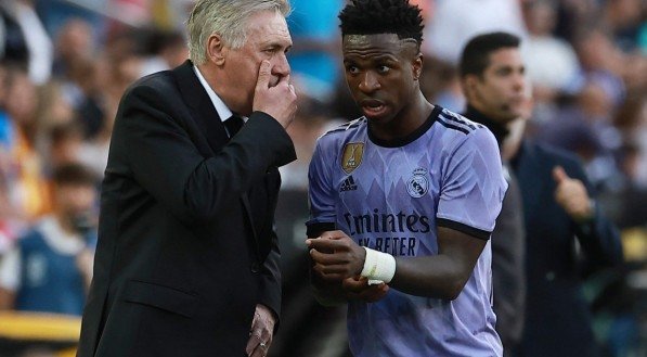 Ancelotti desconversa sobre saída do Real Madrid após derrota: 'Terminar bem a temporada'
