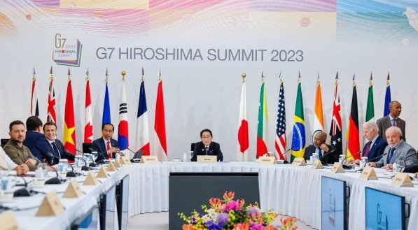 Diplomacia do cachorro doido faz do Brasil de Lula figurante na reunião do G7 construída para Zelensky brilhar