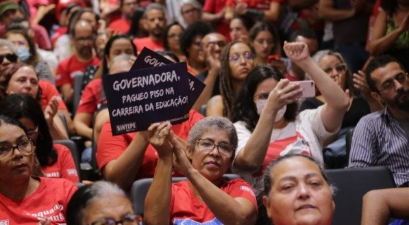 Os professores de Pernambuco já vinham em estado de greve desde o mês de junho de 2023