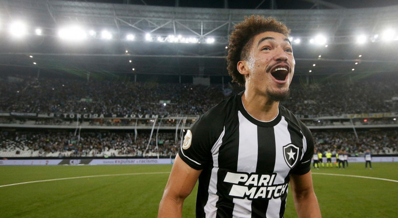 Adryelson &eacute; titular no Botafogo na partida contra o Defensa y Justicia pela Sul-Americana