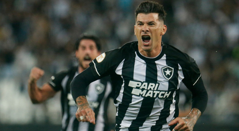 Cuesta &eacute; titular no Botafogo diante do Defensa y Justicia em decis&atilde;o pela Sul-Americana