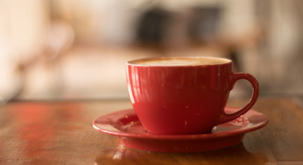 Café; cappuccino; bebida quente