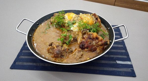 Receita de Rabada com pir&atilde;o e ovo estralado