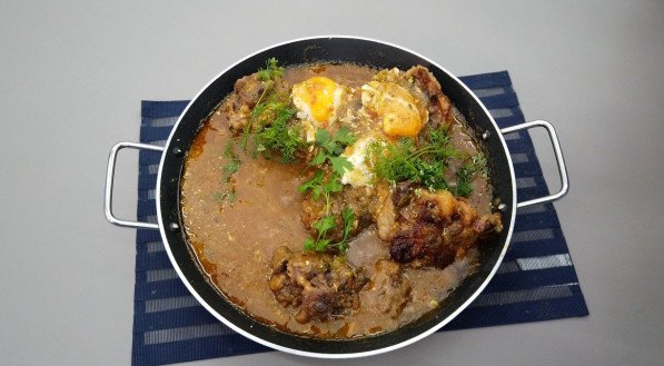 Receita de Rabada com pir&atilde;o e ovo estralado