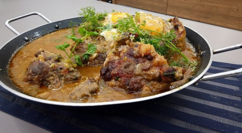 Receita de Rabada com pirão e ovo estralado