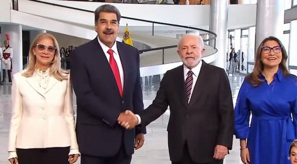 Lula e Nicol&aacute;s Maduro se encontram no Pal&aacute;cio do Planalto, na primeira visita dele ao pa&iacute;s ap&oacute;s retorno de Lula &agrave; presid&ecirc;ncia em 2023