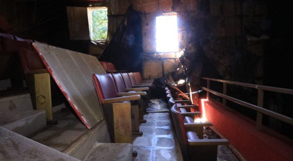 Teatro Valdemar de Oliveira pode ser doado após invasões, furtos e depredações