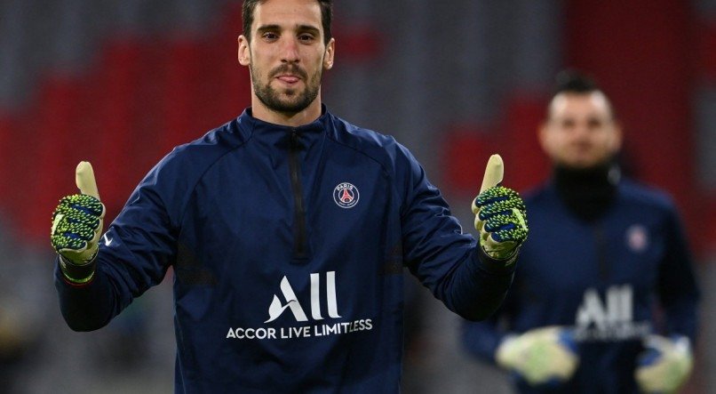 Goleiro do PSG, Sergio Rico, está internado em estado grave