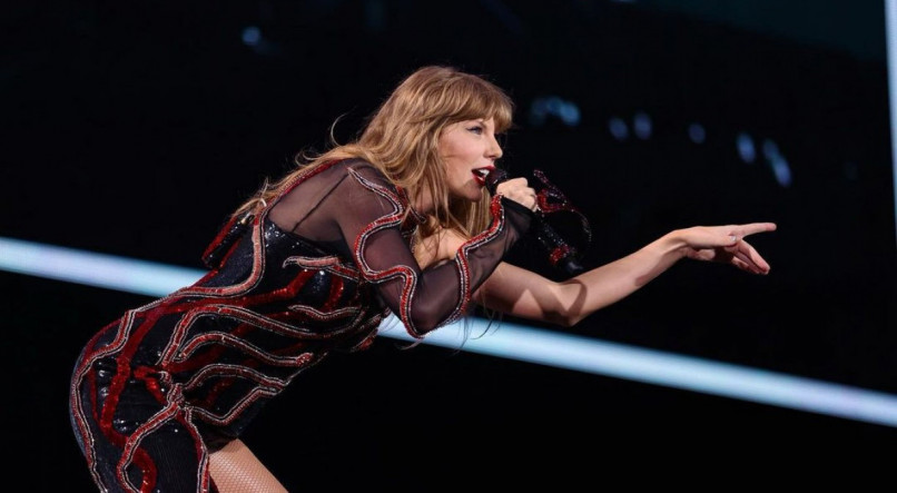 Taylor Swift celebra seus 17 anos de carreira na atual turnê, a 'The Eras Tour'. 
