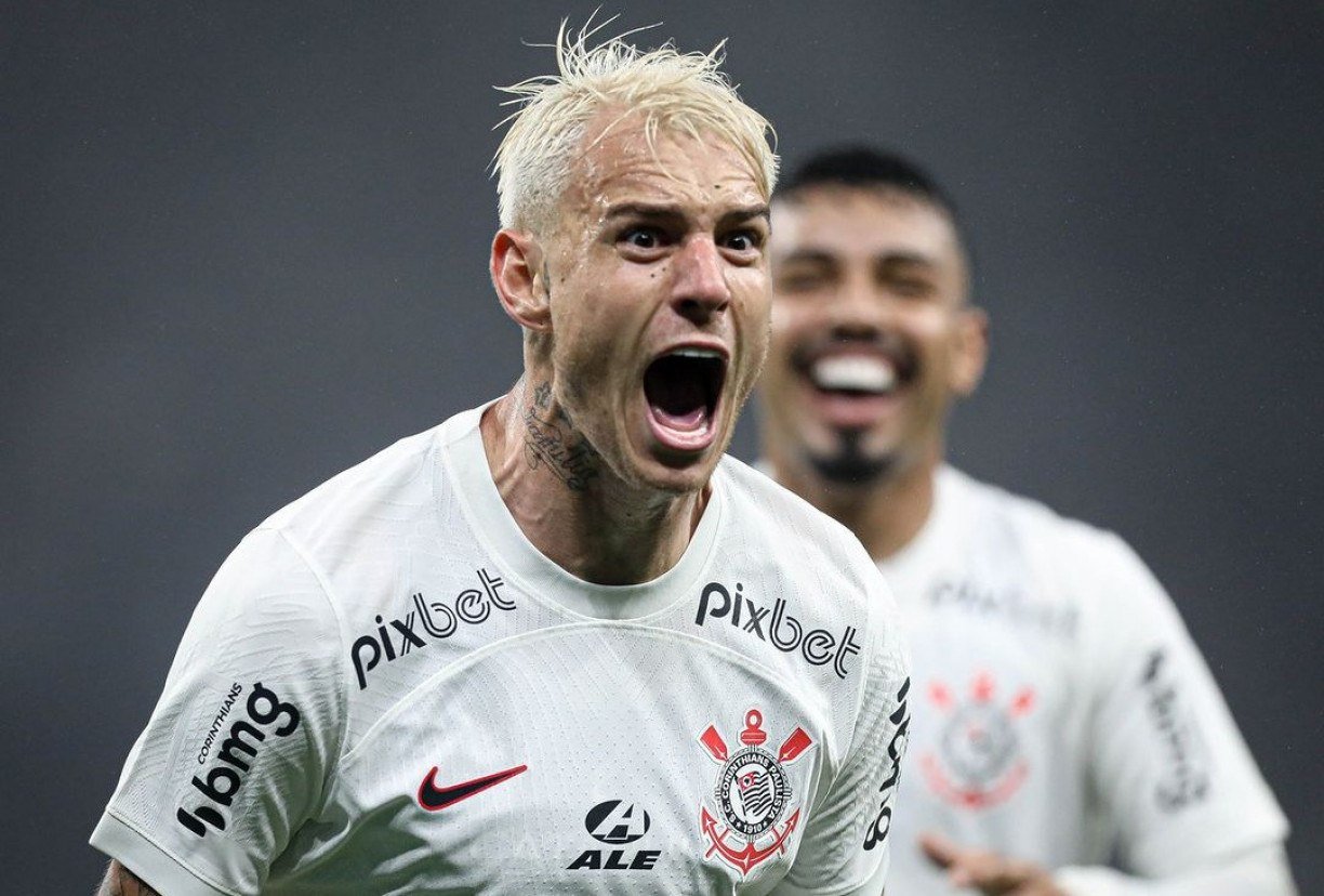 Roger Guedes foi titular no Corinthians diante do S&atilde;o Paulo pela Copa do Brasil