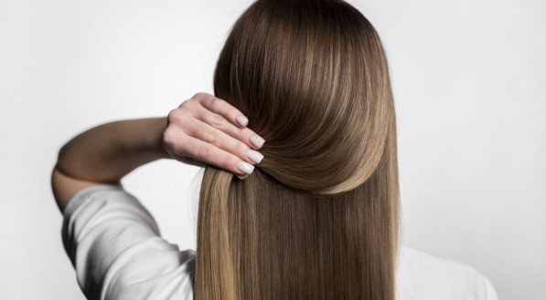 Confira 12 HÁBITOS para ter um CABELO BONITO E SAUDÁVEL