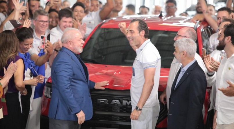 Presidente Lula anuncia autoriza&ccedil;&atilde;o para prorroga&ccedil;&atilde;o dos incentivos fiscais para o polo automotivo de Pernambuco 