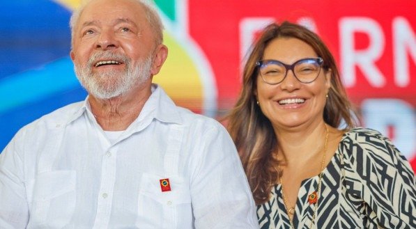 PT lança campanha nas redes sociais em defesa da primeira-dama: 'Estou com Janja'