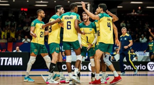 Brasil durante jogo da Liga das Nações de Vôlei Masculino 2023