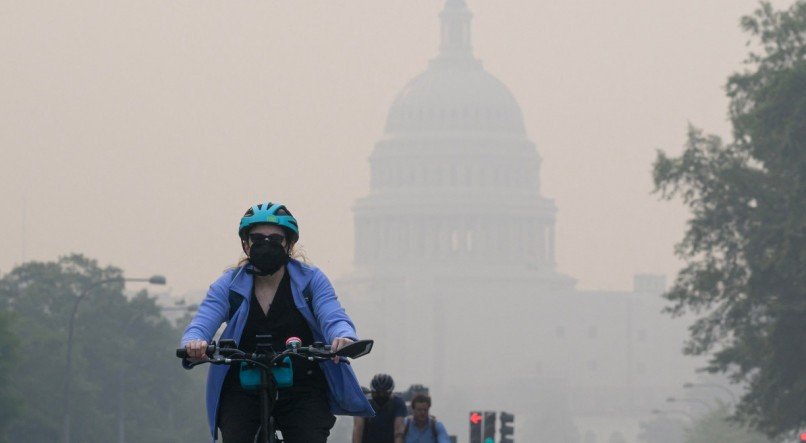 Americanos estão sofrendo com a fumaça do incêndio florestal no Canadá