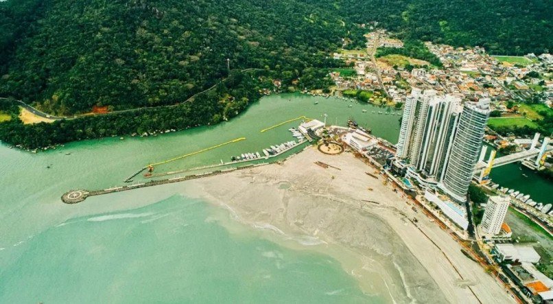 Balne&aacute;rio Cambori&uacute; aprova lei para multar pessoas que forem flagradas usando drogas il&iacute;citas 