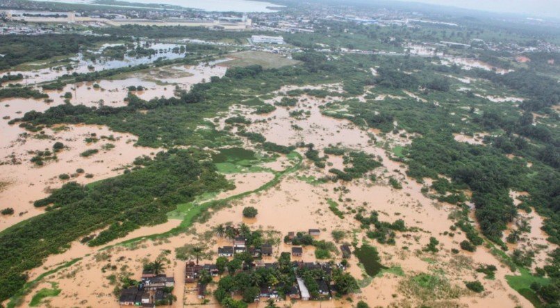 Regiões da Jaboatão foram inundadas após fortes chuvas 