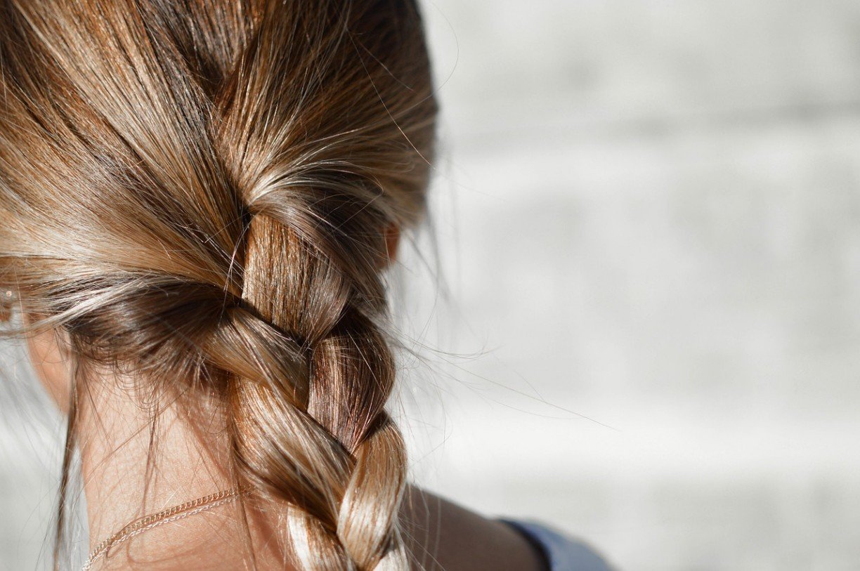 Penteado Infantil fácil com cabelo meio preso para festa e