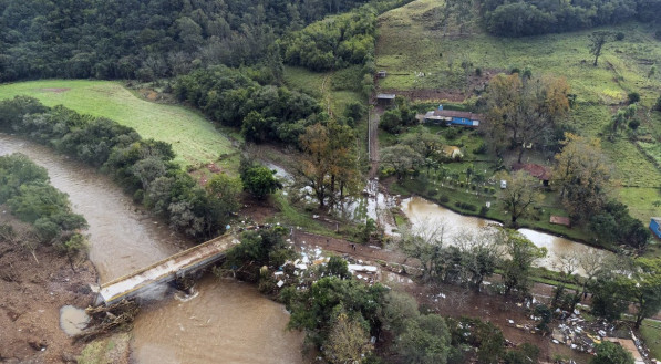 Cara&aacute;, no Rio Grande do Sul, ap&oacute;s passagem de ciclone extratropical