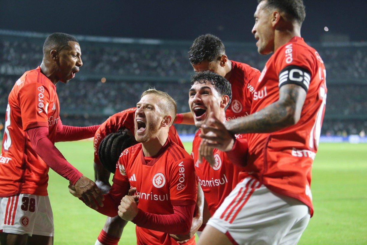 BOLÍVAR X INTERNACIONAL: ONDE ASSISTIR AO VIVO, HORÁRIO E ESCALAÇÕES PELAS  QUARTAS DA LIBERTADORES 