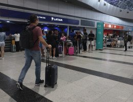 Transportes aéreo e rodoviário e alimentação impulsionam turisno nacional